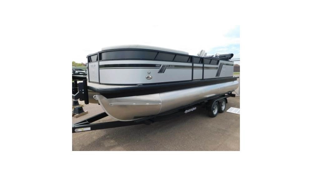 Top Features to Look for in a Center Console Deck Boat