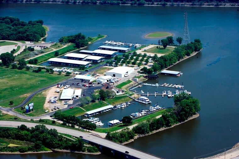 American Marine Dubuque IA boat dealership