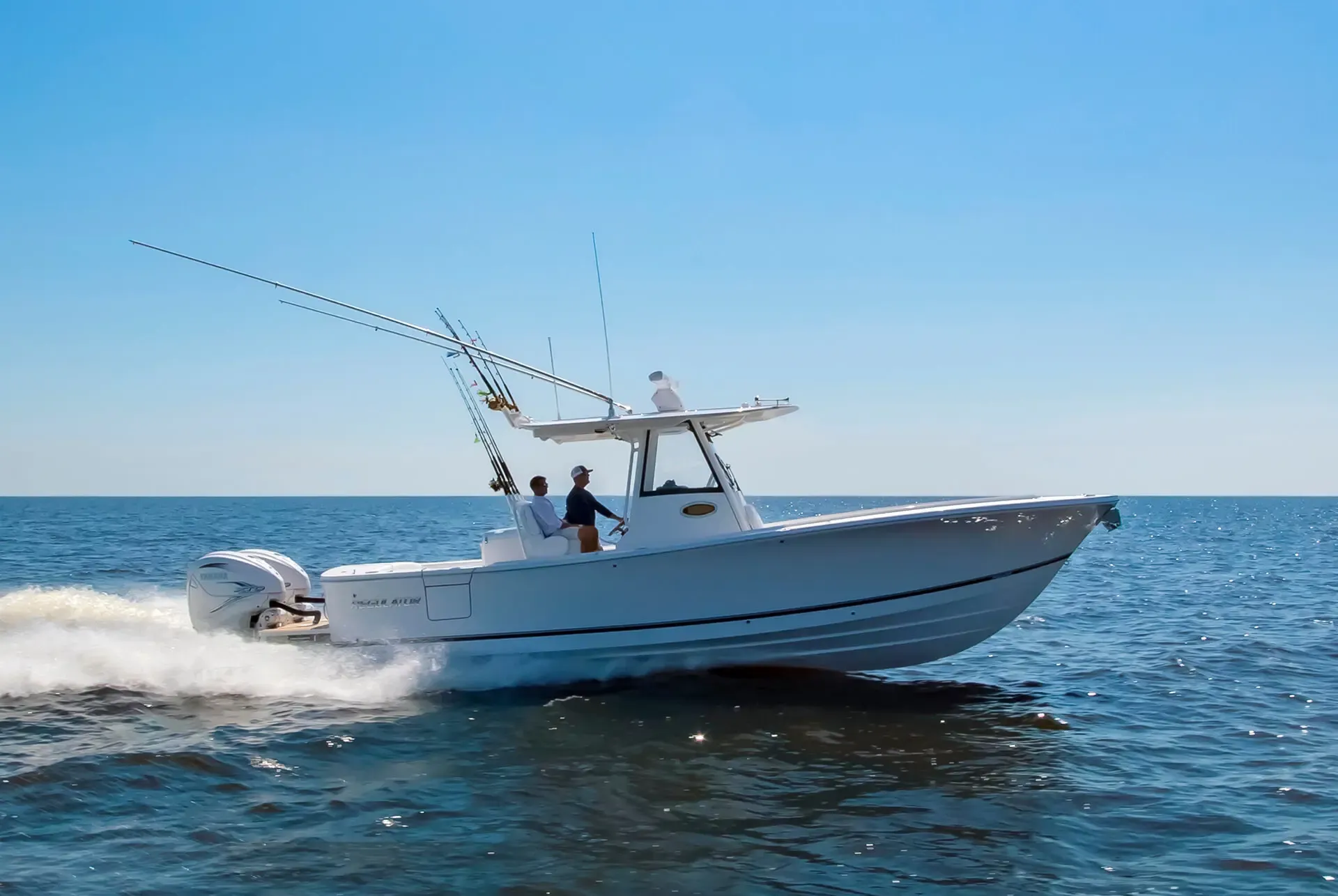 Regulator 31 center console boat