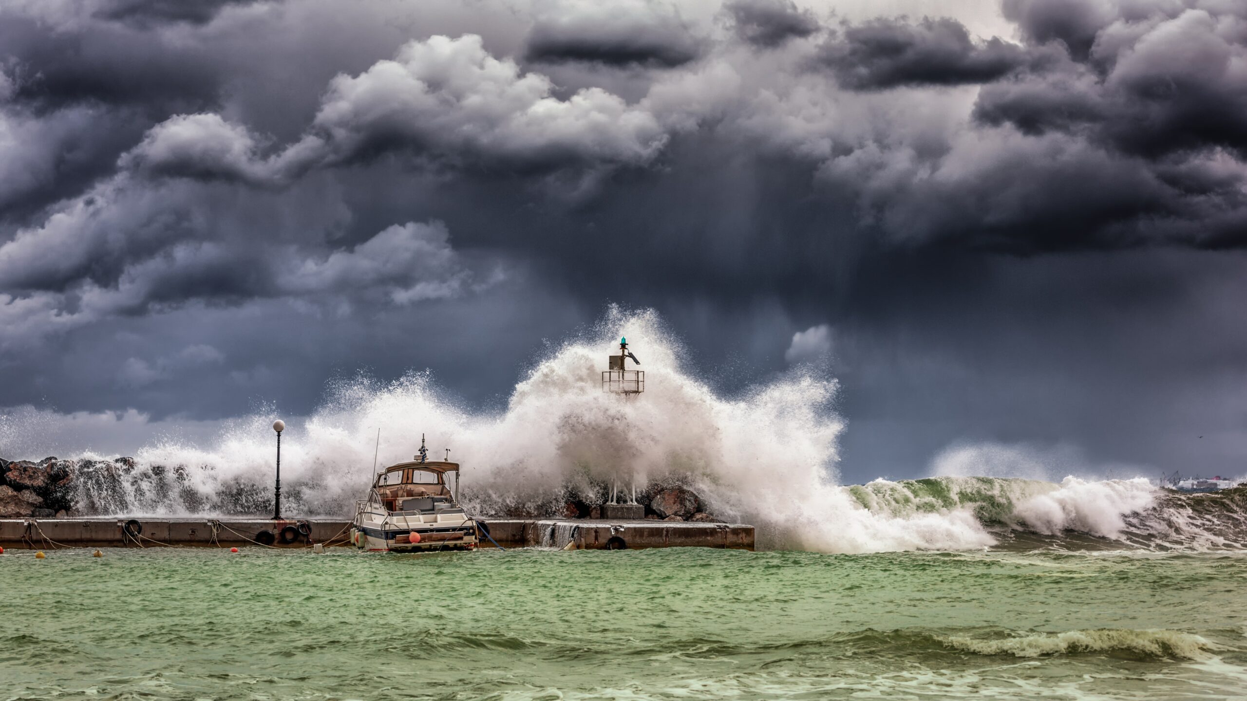 How to Prepare Your Boat for a Hurricane: Central Marine’s Guide