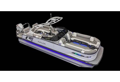 2025 Excalibur LTD - 25 FT Quad Lounge Windshield