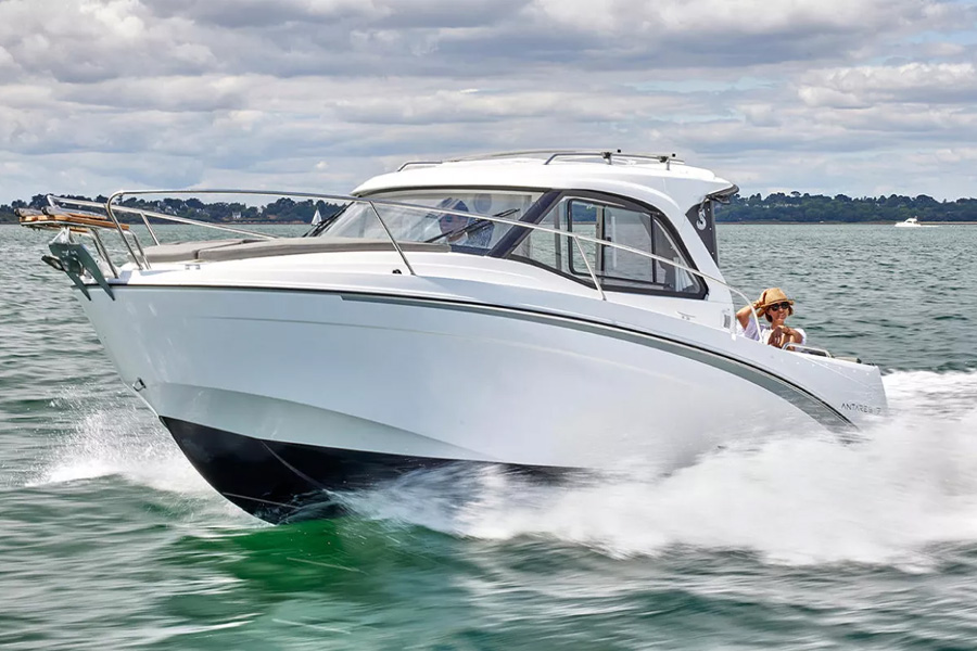 Beneteau Antares 7