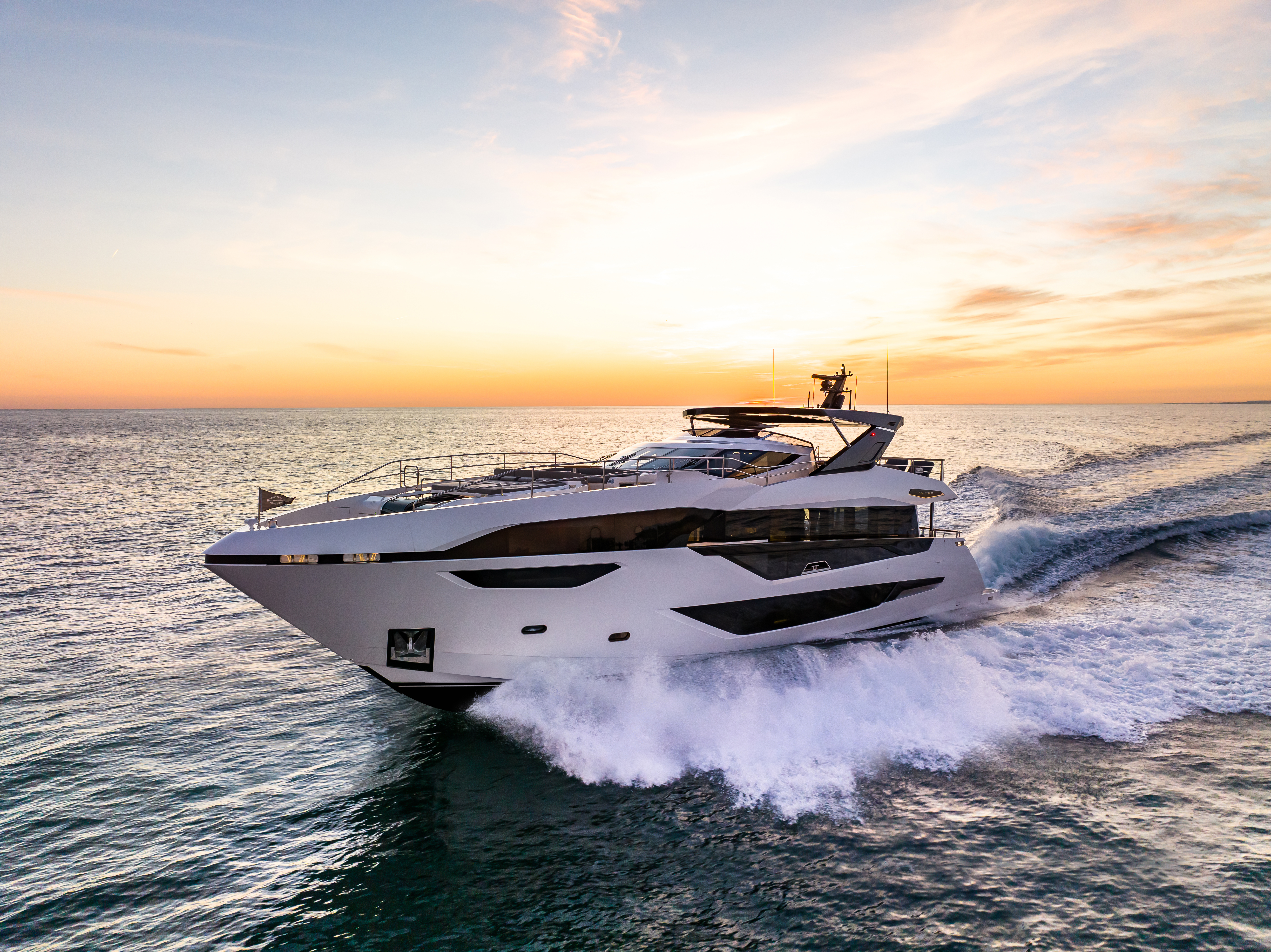 Sunseeker 100 Yacht