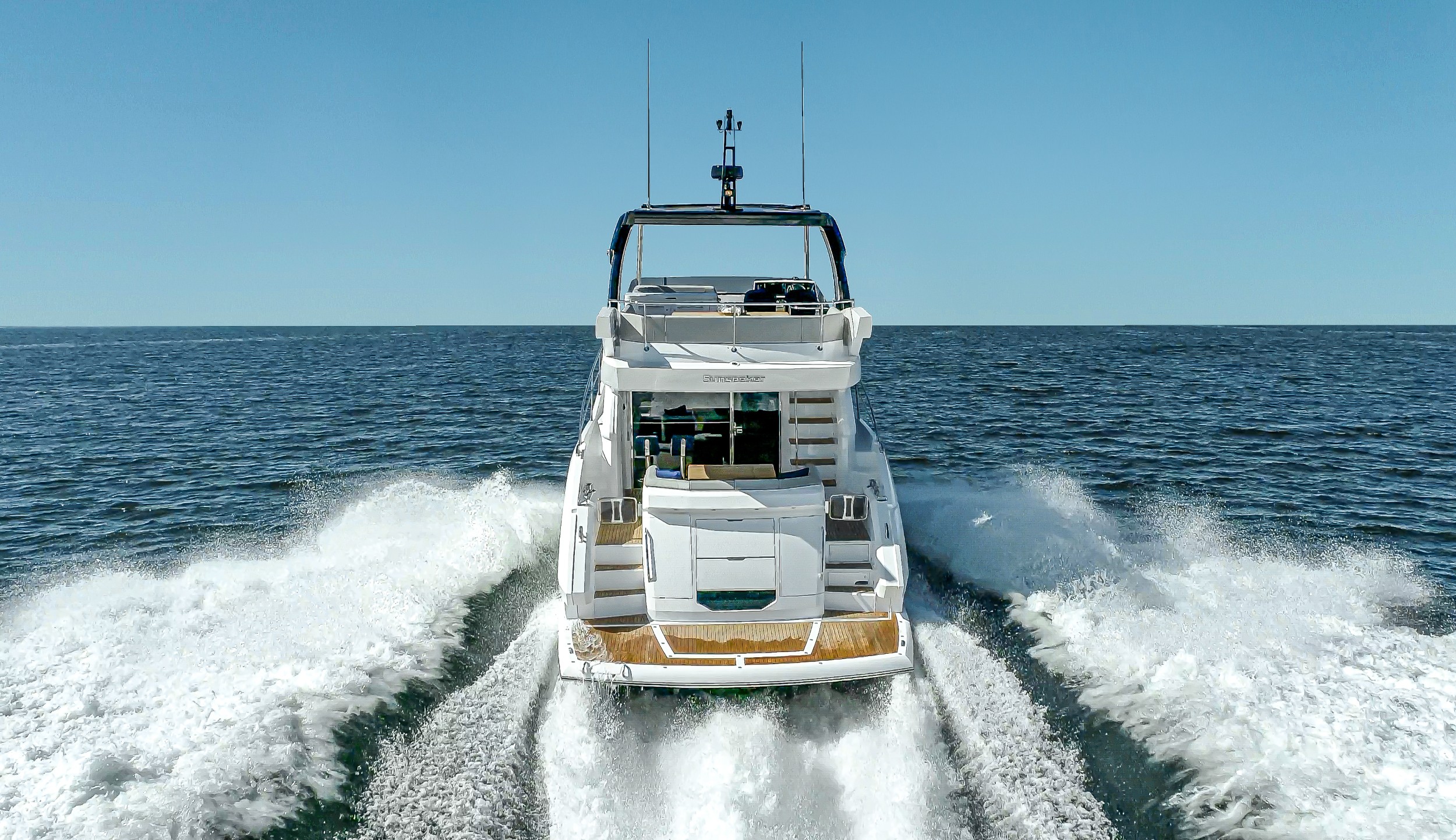 30+ Knot Performance with Dual Propulsion Options