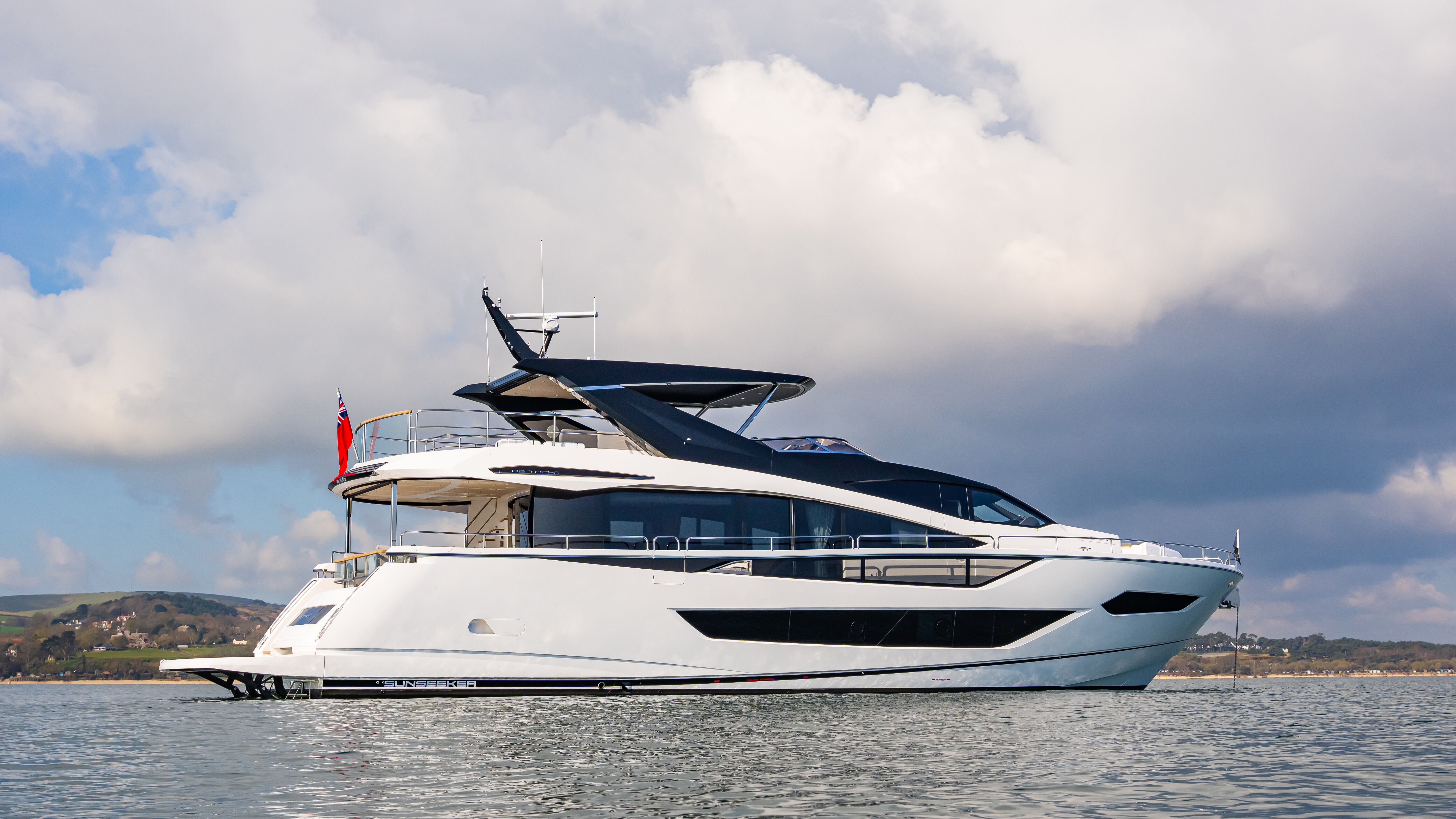 Sunseeker 88 Yacht