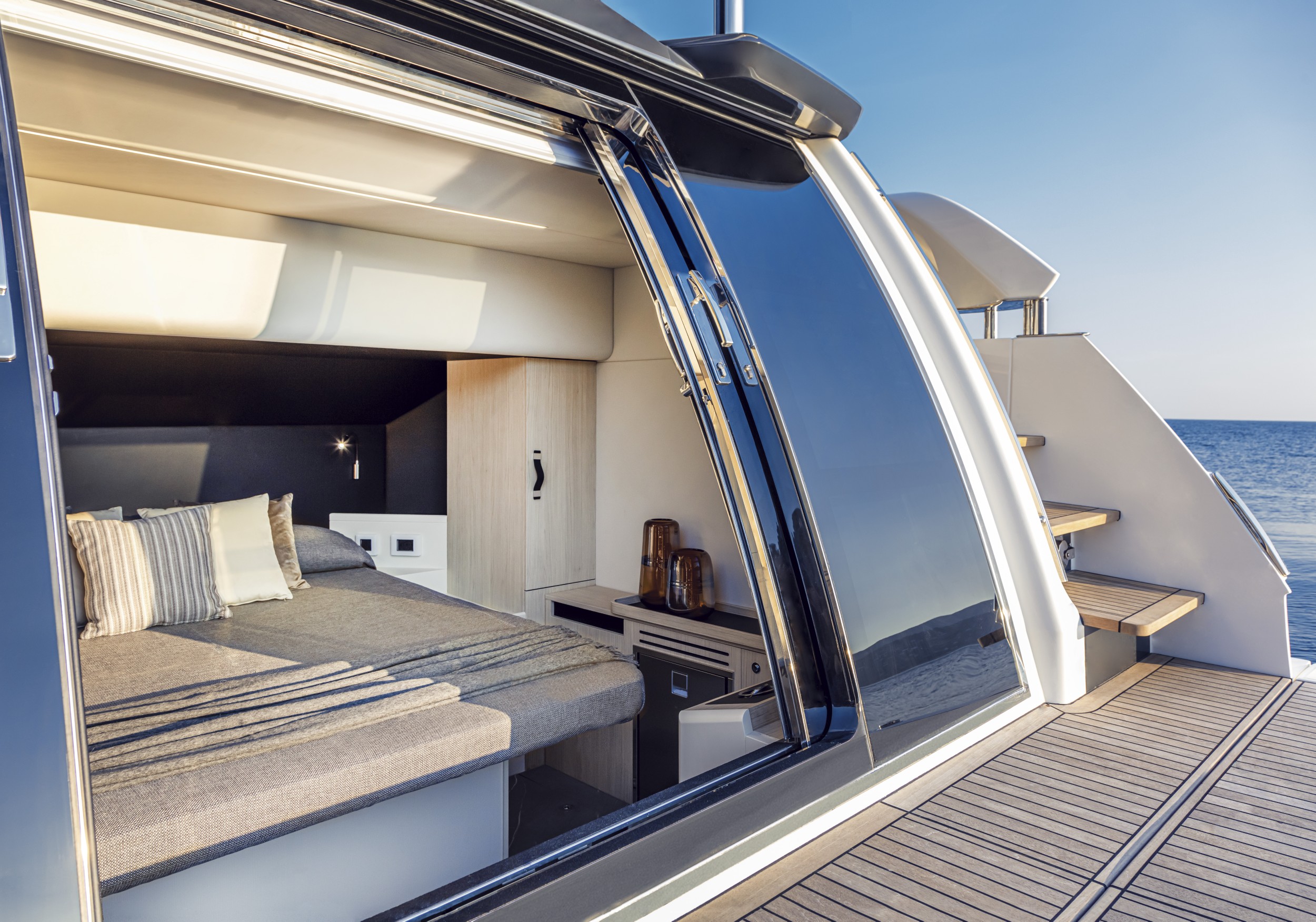 Panoramic Glass Design with Full-Length Side Windows