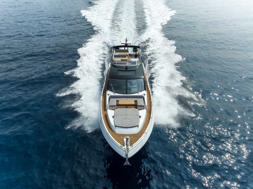 40-Knot Performance with Supercar DNA