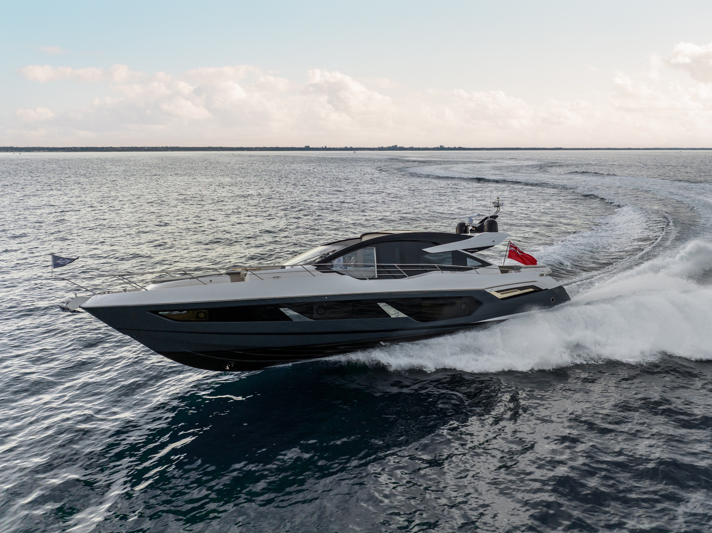 Sunseeker Predator 75