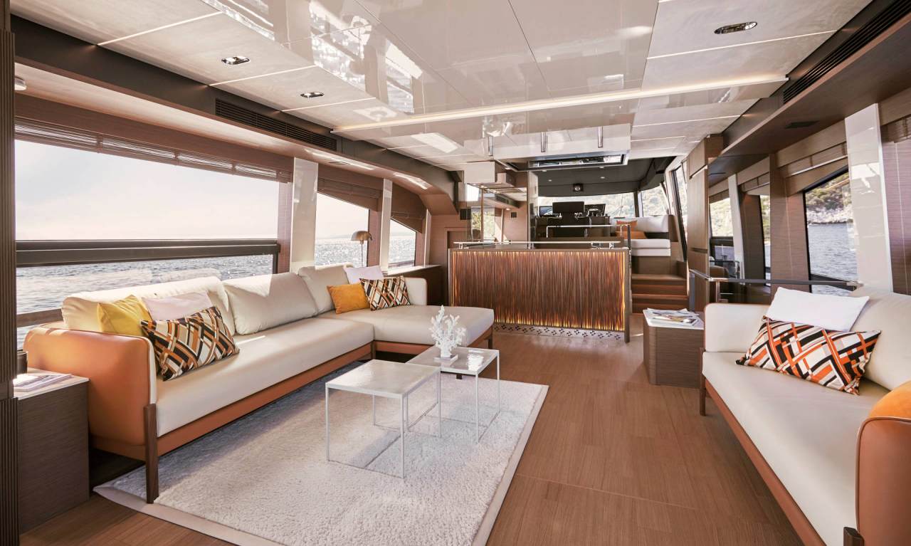 Wide-Body Design with Full-Beam Main Deck Living