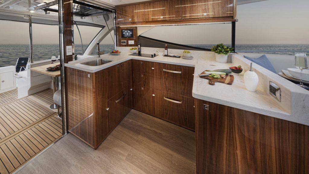 Mezzanine Lounge That Redefines Outdoor Living