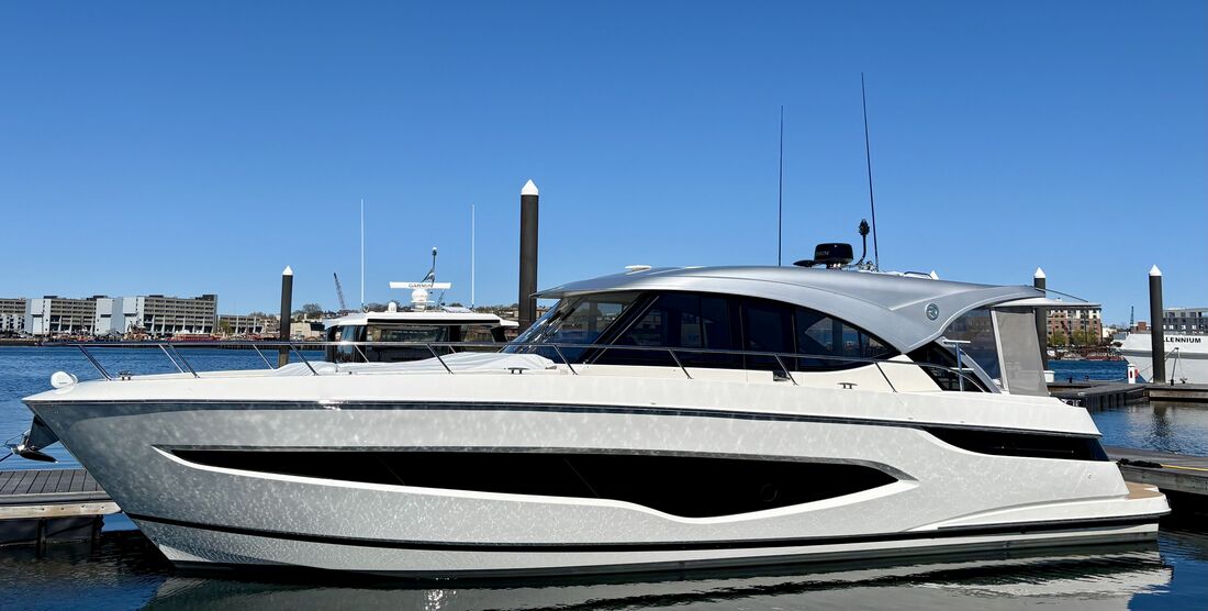 2027 Riviera 4300 Sports Express