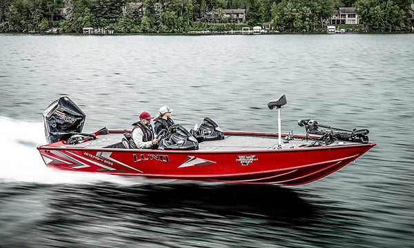 New & Used Boat Sales Showroom