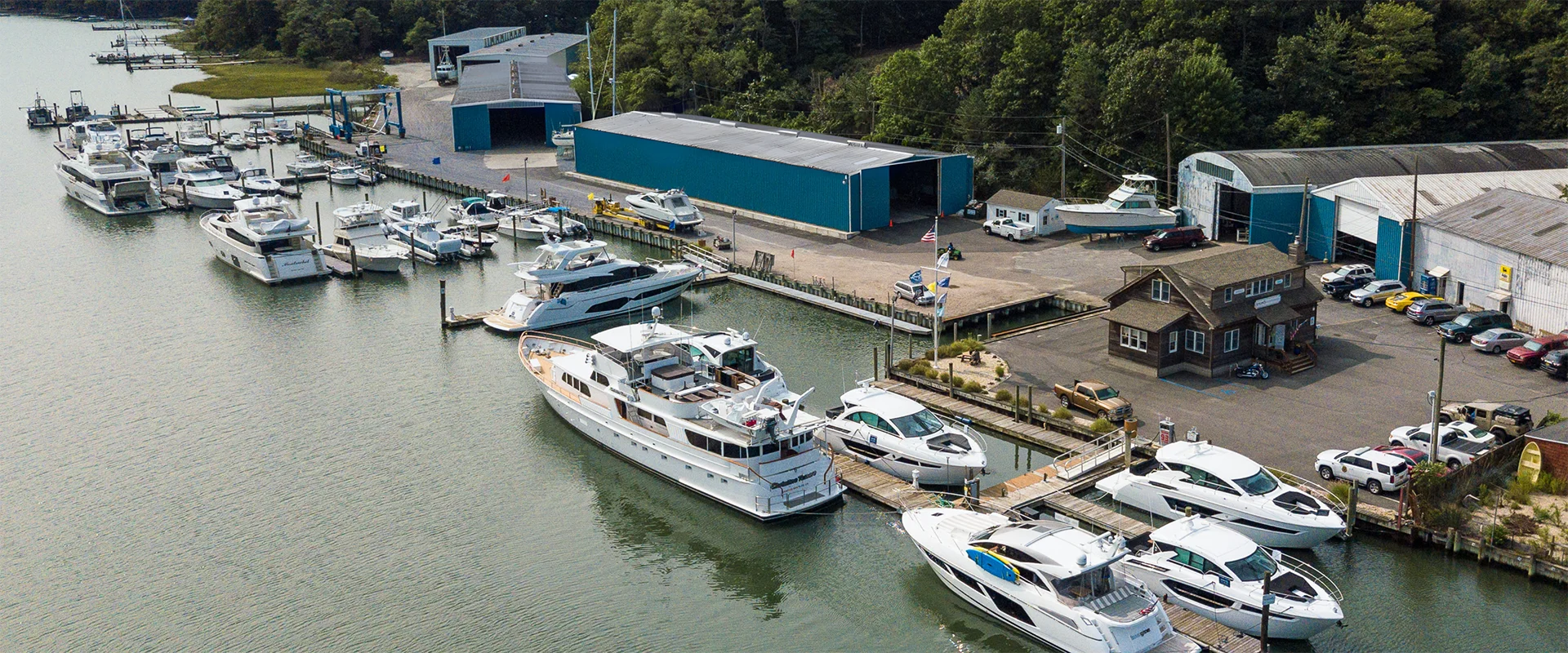 Strong’s Yacht Center