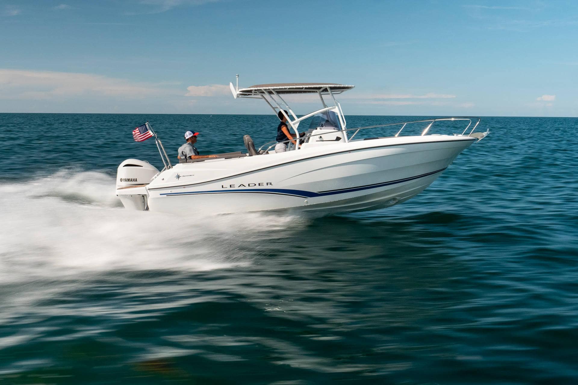 Review of the Jeanneau Leader 7.5 Center Console
