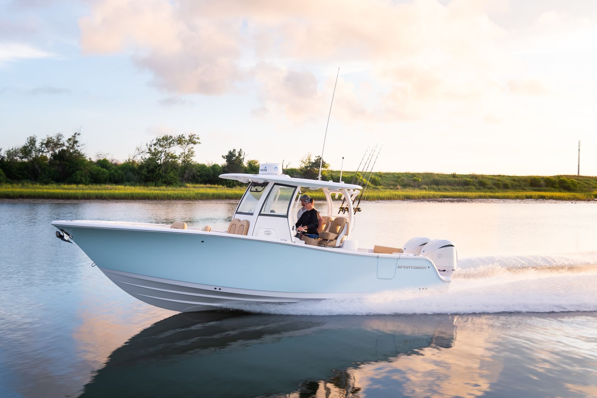Why Center Console Boats Are Perfect for Tampa Bay’s Inshore and Offshore Adventures