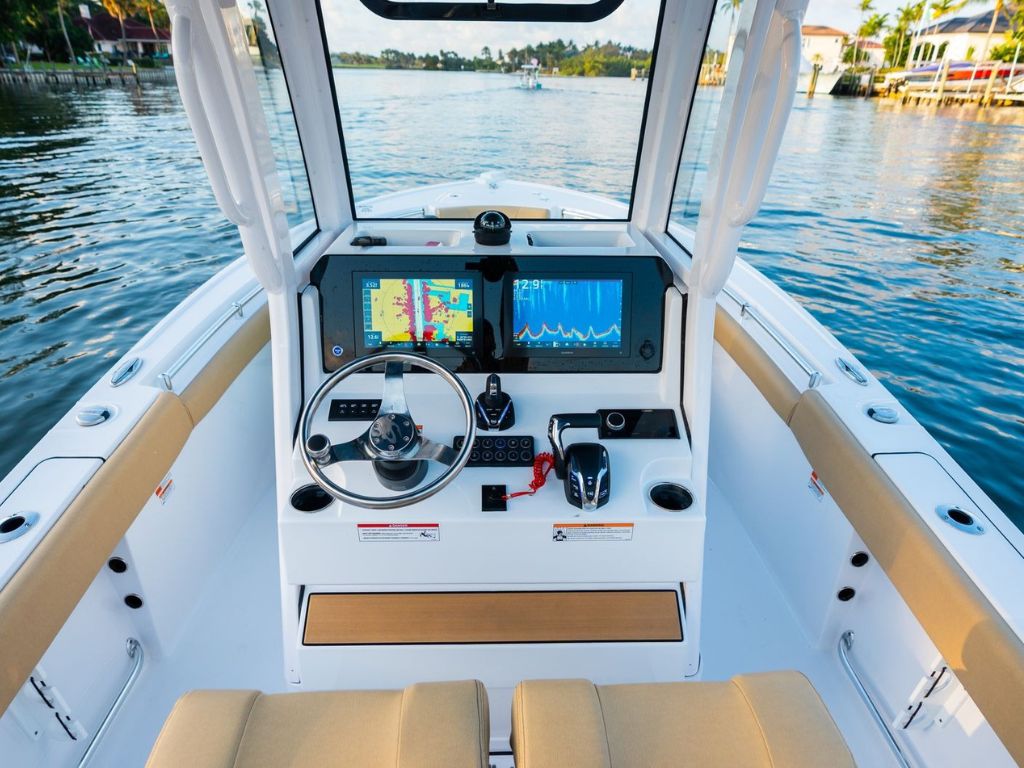 Best GPS and Navigation Tools for Tampa Bay Boaters
