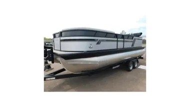 Top Features to Look for in a Center Console Deck Boat
