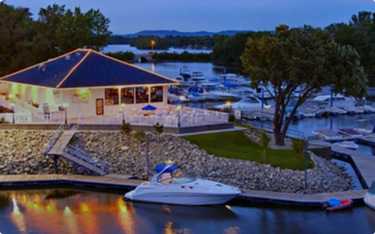 huck-fin-restaurant