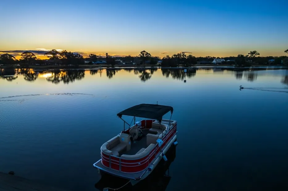 Benefits of Owning a Pontoon Boat