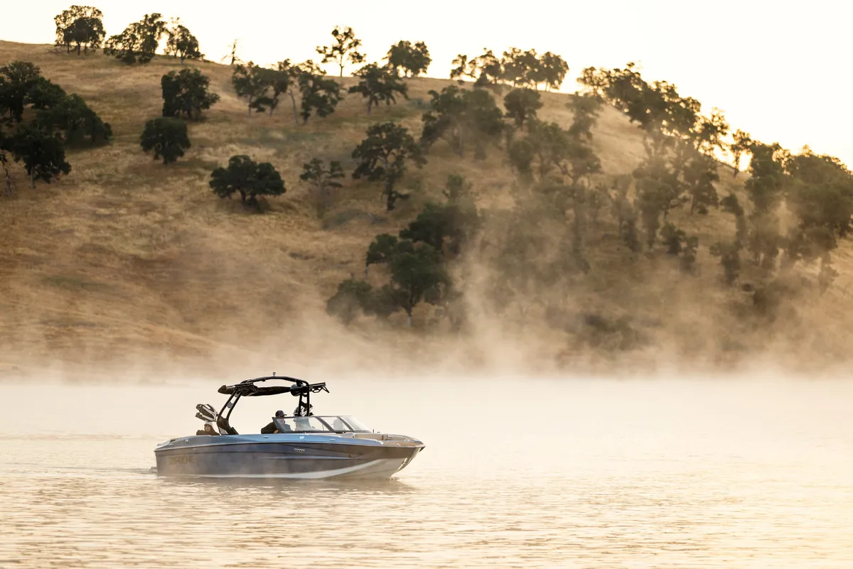 How to Choose the Right Wake Boat for Arizona Lakes