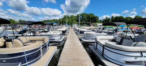 header-pontoons-rentals