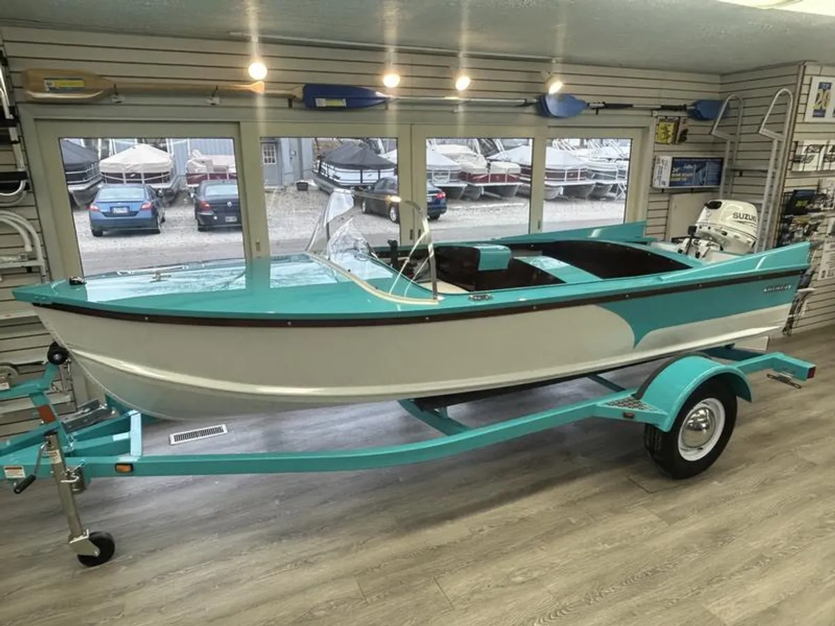 Walkthrough of the Limited Edition 2025 Starcraft 57' Ski Champ