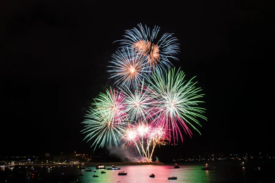 6 Tips for Watching Fireworks from Your Boat