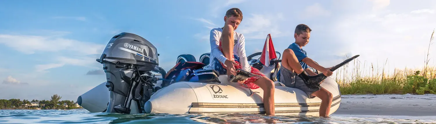 Yamaha outboard motor performance features gallery image