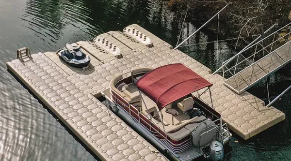 CanDock docks