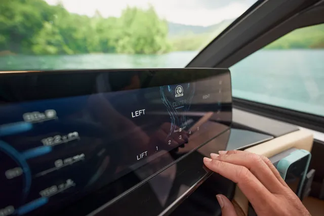 Dual touchscreen cockpit