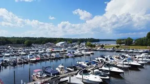 Waterfront restaurant accessible by boat on Lake Winnipesaukee