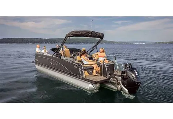 2025 Catalina - 25 FT Quad Lounger Shift Windshield