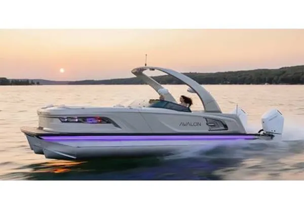 2026 Excalibur Elite Windshield - 27 FT