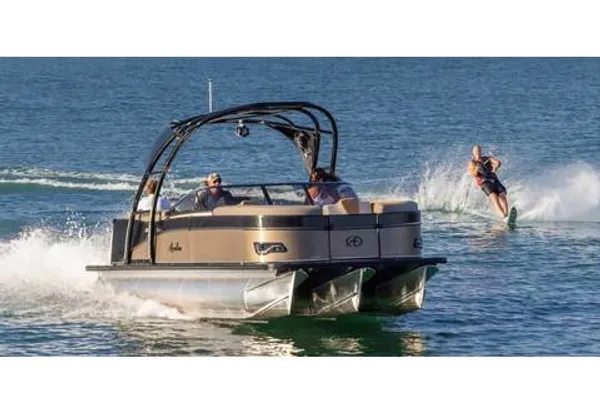 2025 Catalina - 27 FT Elite Windshield