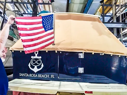 Custom canvas with integrated logo branding