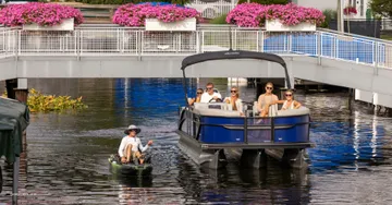 5 Tips for Navigating Busy Boating Weekends