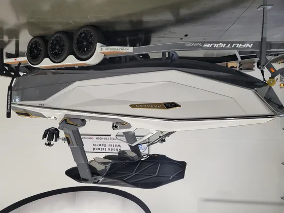 Professional boat detailing and gelcoat restoration