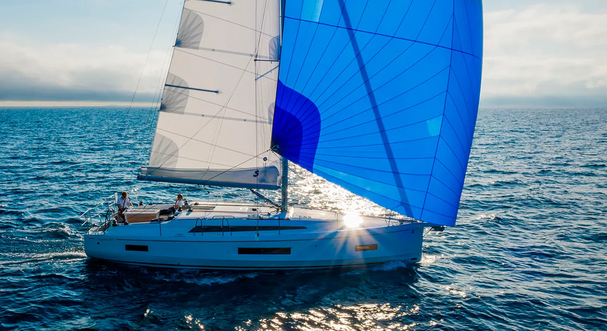 Oceanis 40.1 model-detail-hero-img