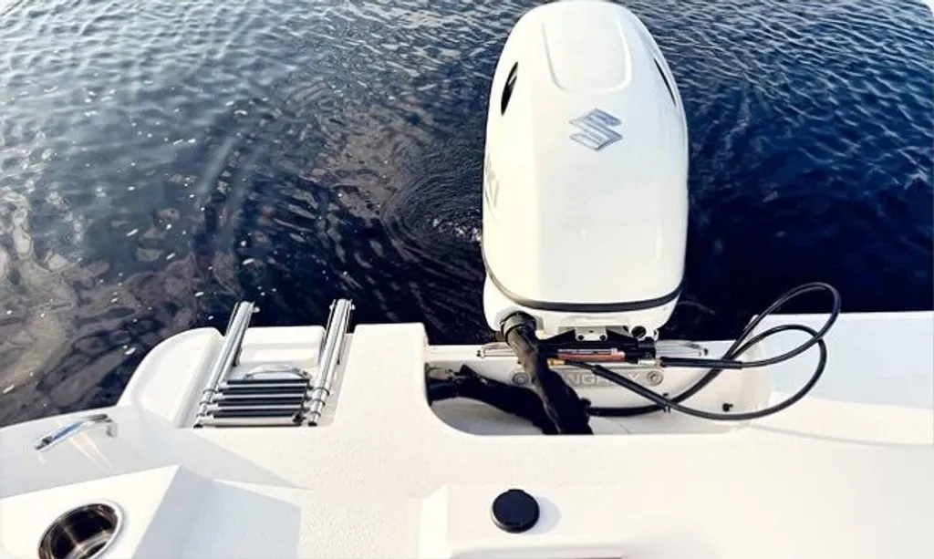 Outboard engine on a serviced boat