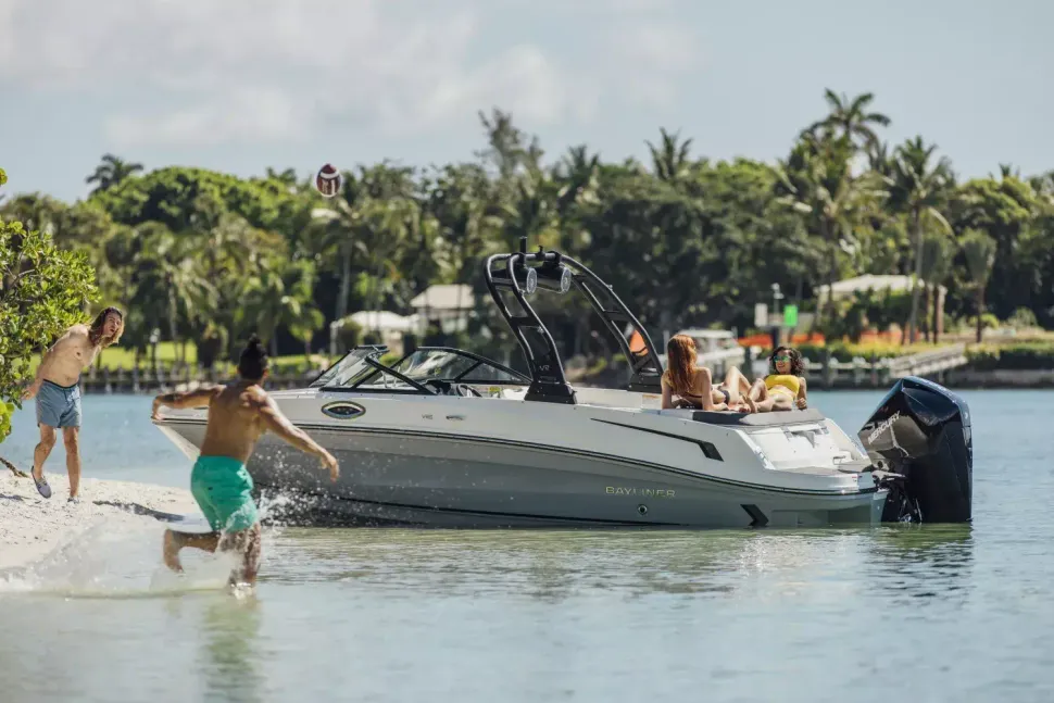 Bowriders & Deck Boats