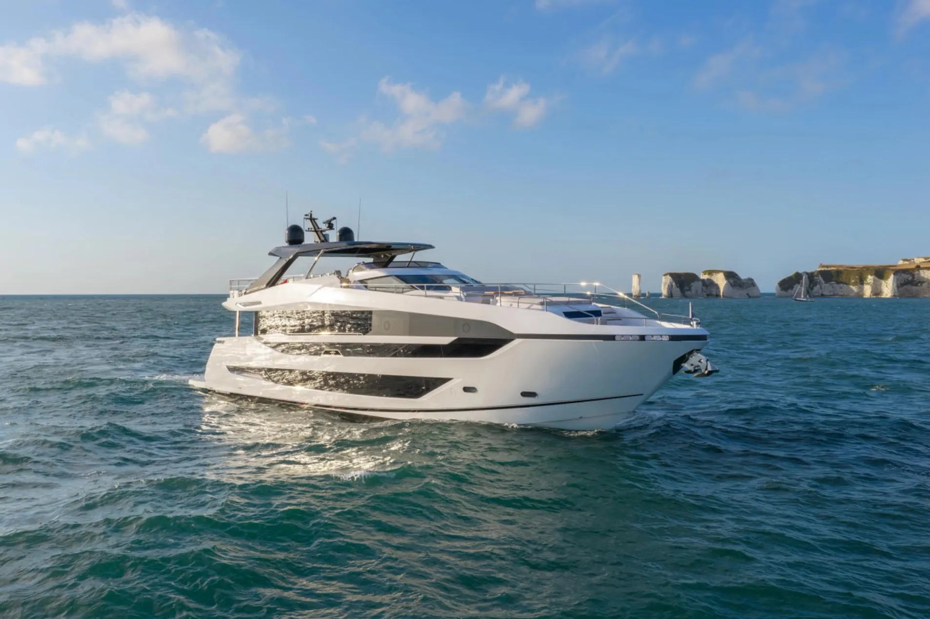 Sunseeker Manhattan 94 makes global debut at Cannes Yachting Festival