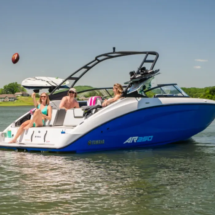 boat-card-img-1