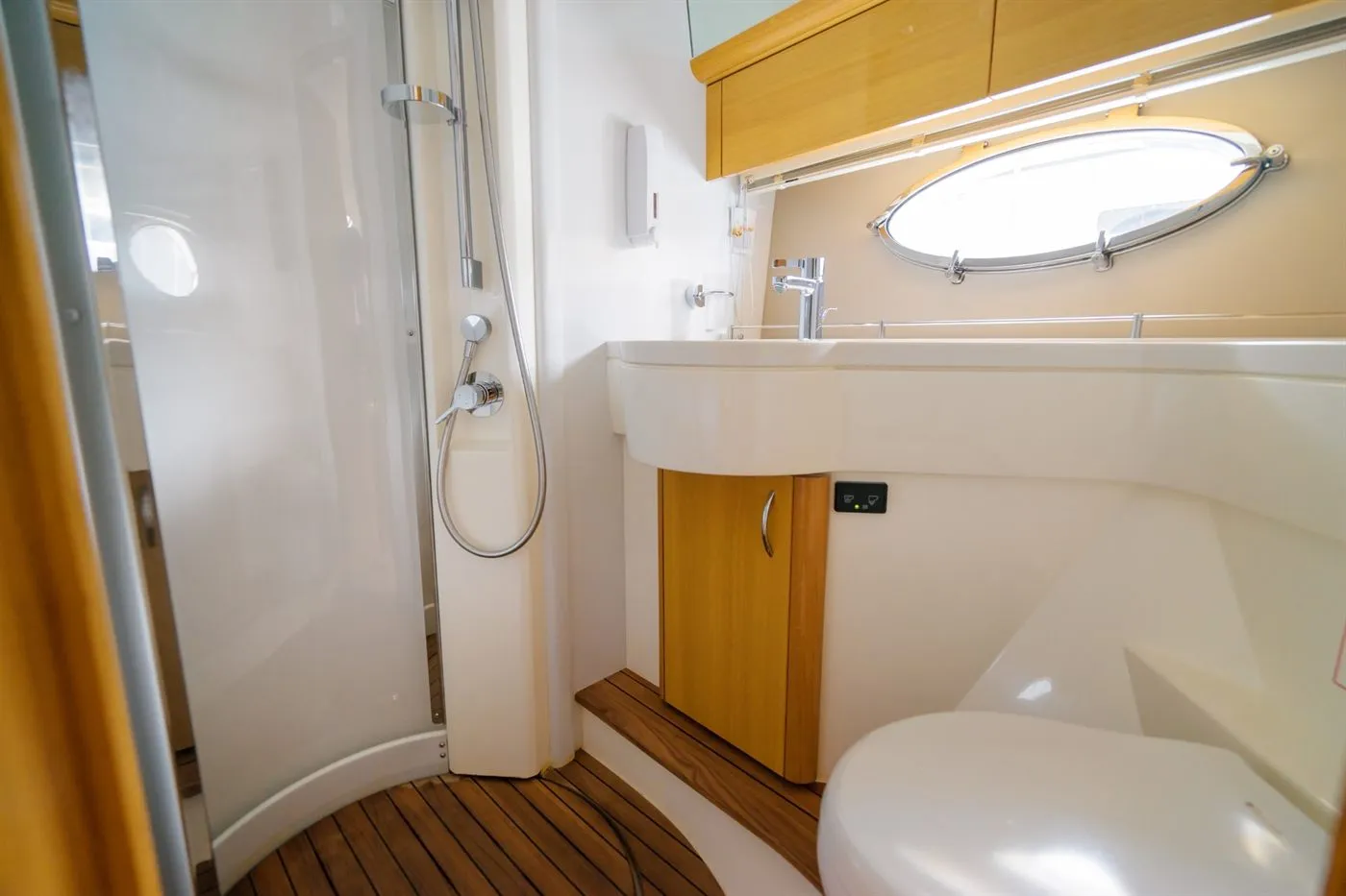 Yacht interior freshwater and head plumbing systems