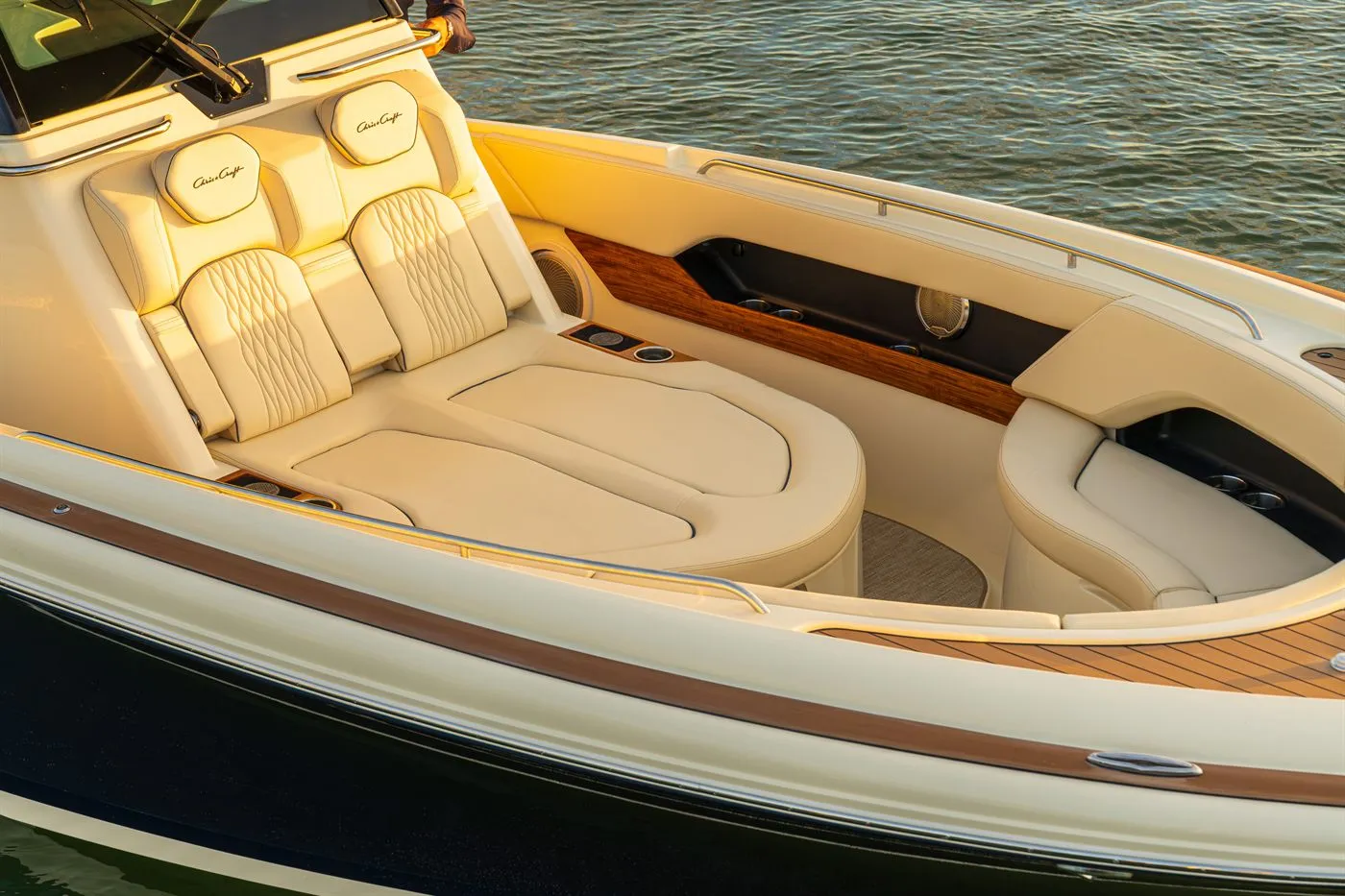 Boats, yachts and personal watercraft winterized at Petzolds