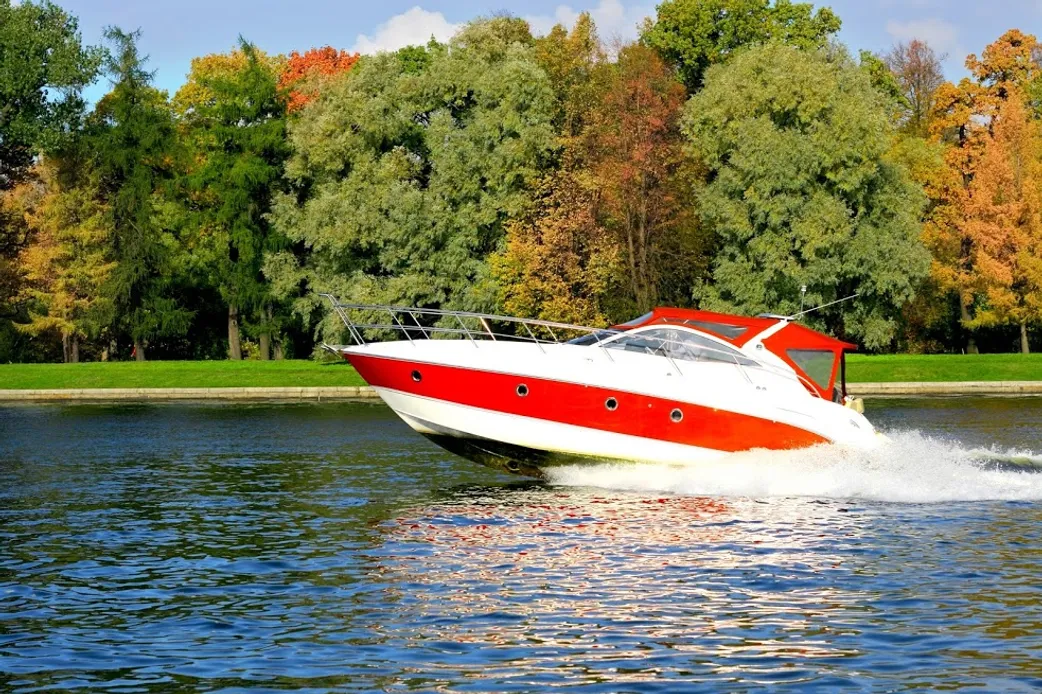 4 Ways Buying a Pre-Owned Boat Will Save You Money