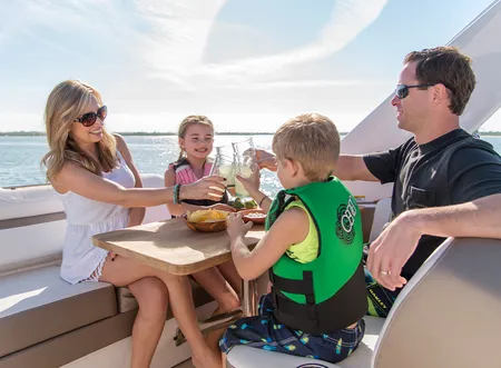 4 Steps to Plan the Perfect Boat Party