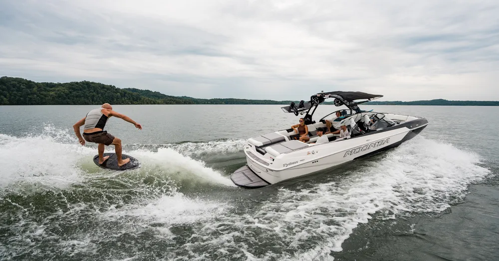 Wakeboard vs. Wakesurf: What to Try First 