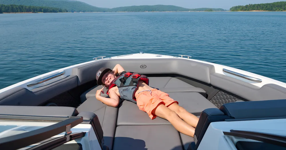 Summer Heat Boating: Comfort, Hydration, and Boat Care 