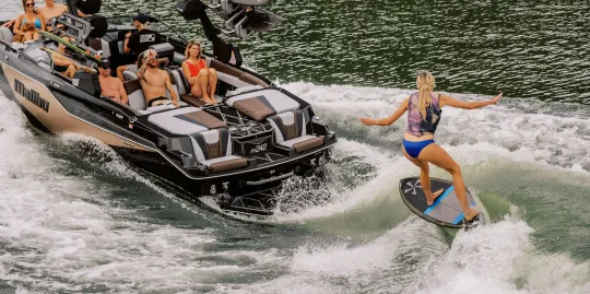 Wakesurfing
