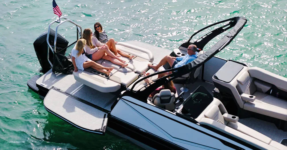 Picking the Right Pontoon Layout for Lake Conroe (Shade, Seating, Storage)